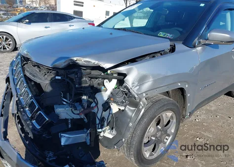 2018 Jeep Compass Limited 4X4 z USA, uszkodzony, nr VIN 3C4NJDCB8JT478968